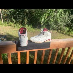 Air Jordan 6 maroon